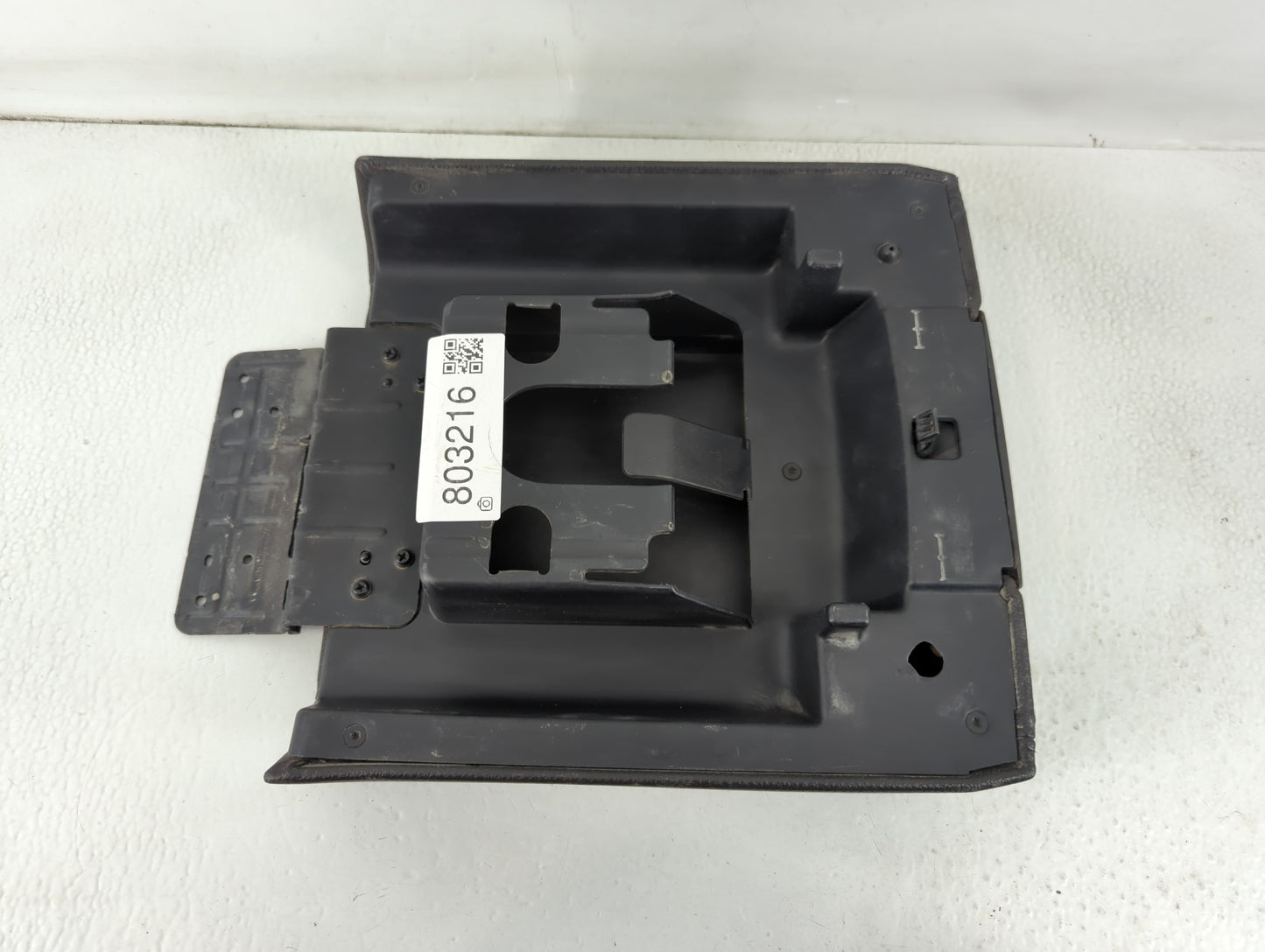 2009-2010 Ford Expedition Center Console Armrest Cover Lid P/N:VP7L1X780614 74 Fits Fits 2009 2010 OEM Used Auto Parts - Oem
