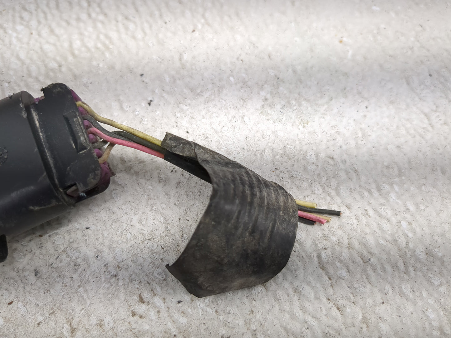 2004-2012 Ford Explorer Mass Air Flow Meter Maf - Oemusedautoparts1.com