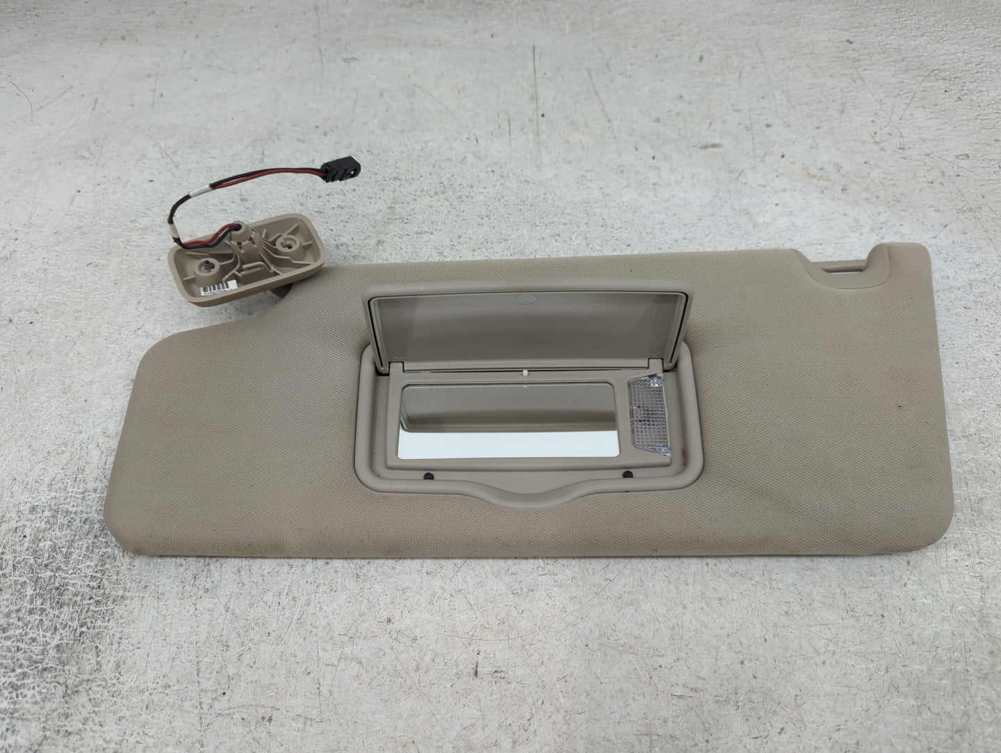 2009-2010 Ford F-150 Sun Visor Shade Replacement Driver Left Mirror Fits Fits 2009 2010 OEM Used Auto Parts - Oemusedautopar