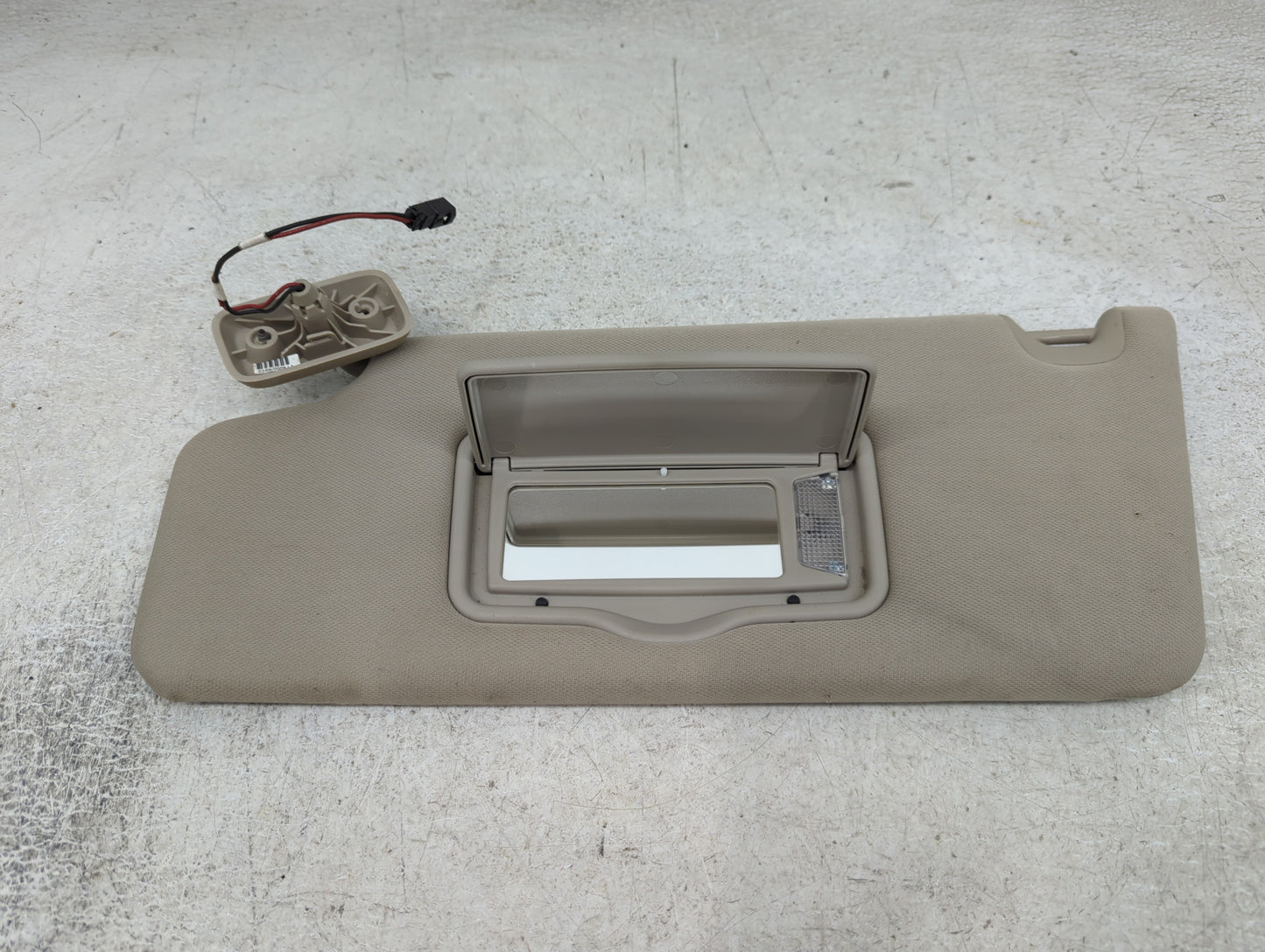 2009-2010 Ford F-150 Sun Visor Shade Replacement Driver Left Mirror Fits Fits 2009 2010 OEM Used Auto Parts - Oemusedautopar