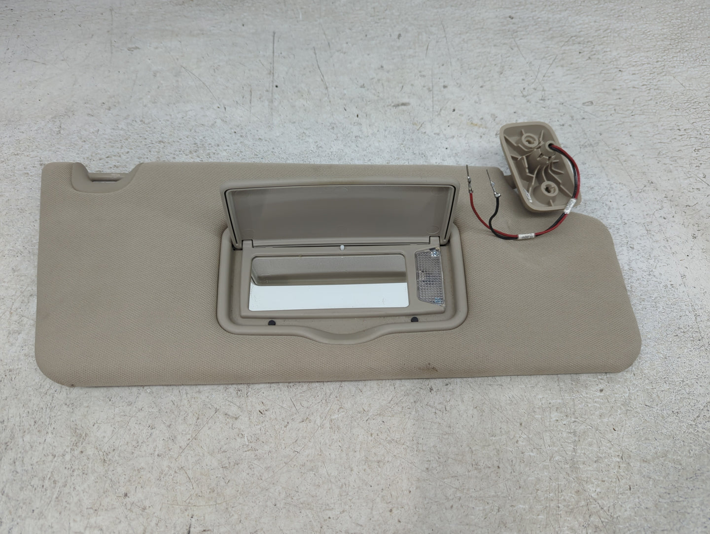 2009-2010 Ford F-150 Sun Visor Shade Replacement Passenger Right Mirror Fits Fits 2009 2010 OEM Used Auto Parts - Oemusedaut