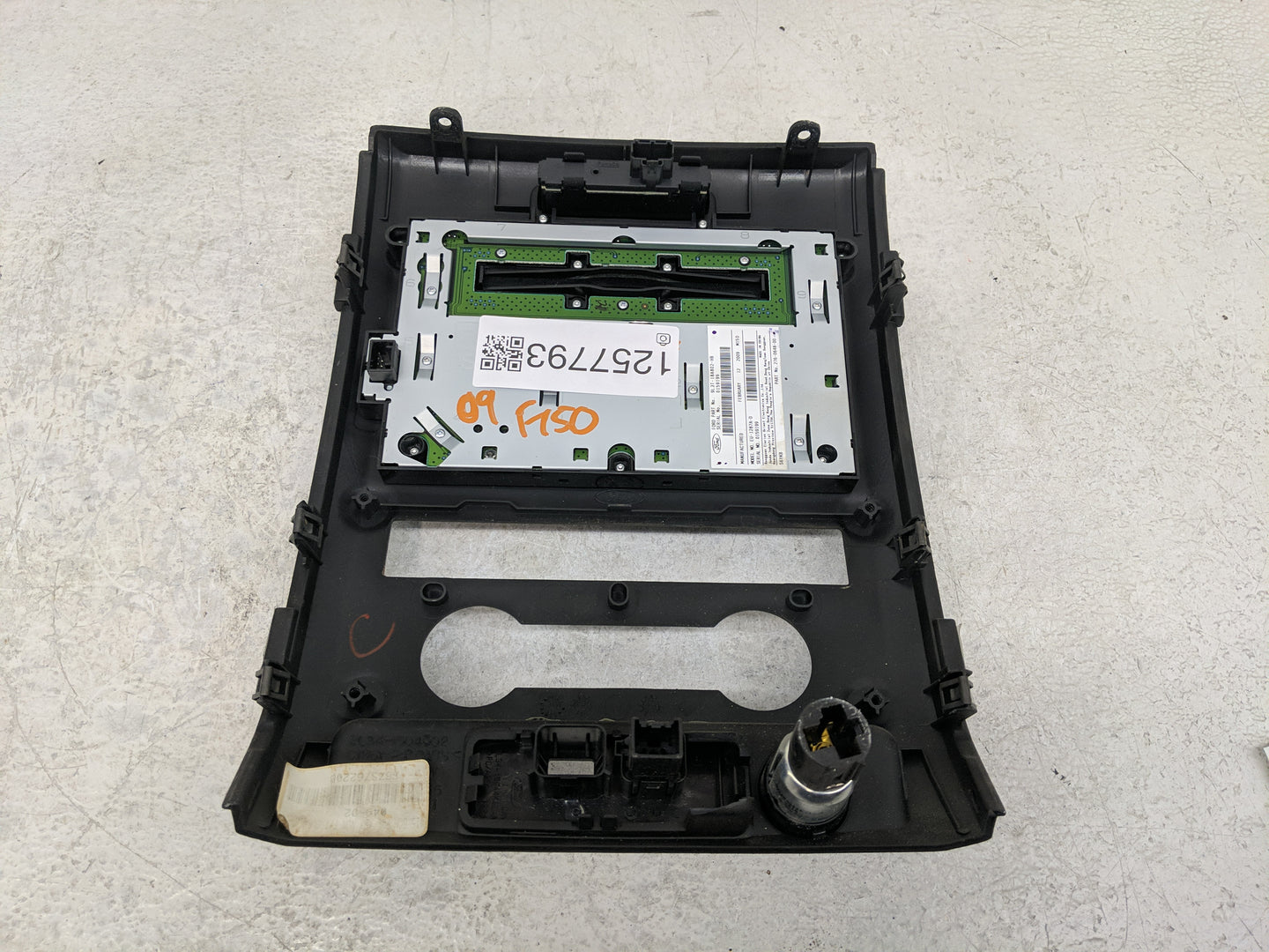 2009 Ford F-150 Radio AM FM Cd Player Receiver Replacement P/N:9L3T18A802-HB Fits OEM Used Auto Parts - Oemusedautoparts1.co