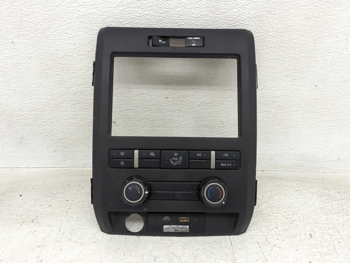 Ford F-150 Information Radio Display Screen Bezel Vents 1382161 - Oemusedautoparts1.com