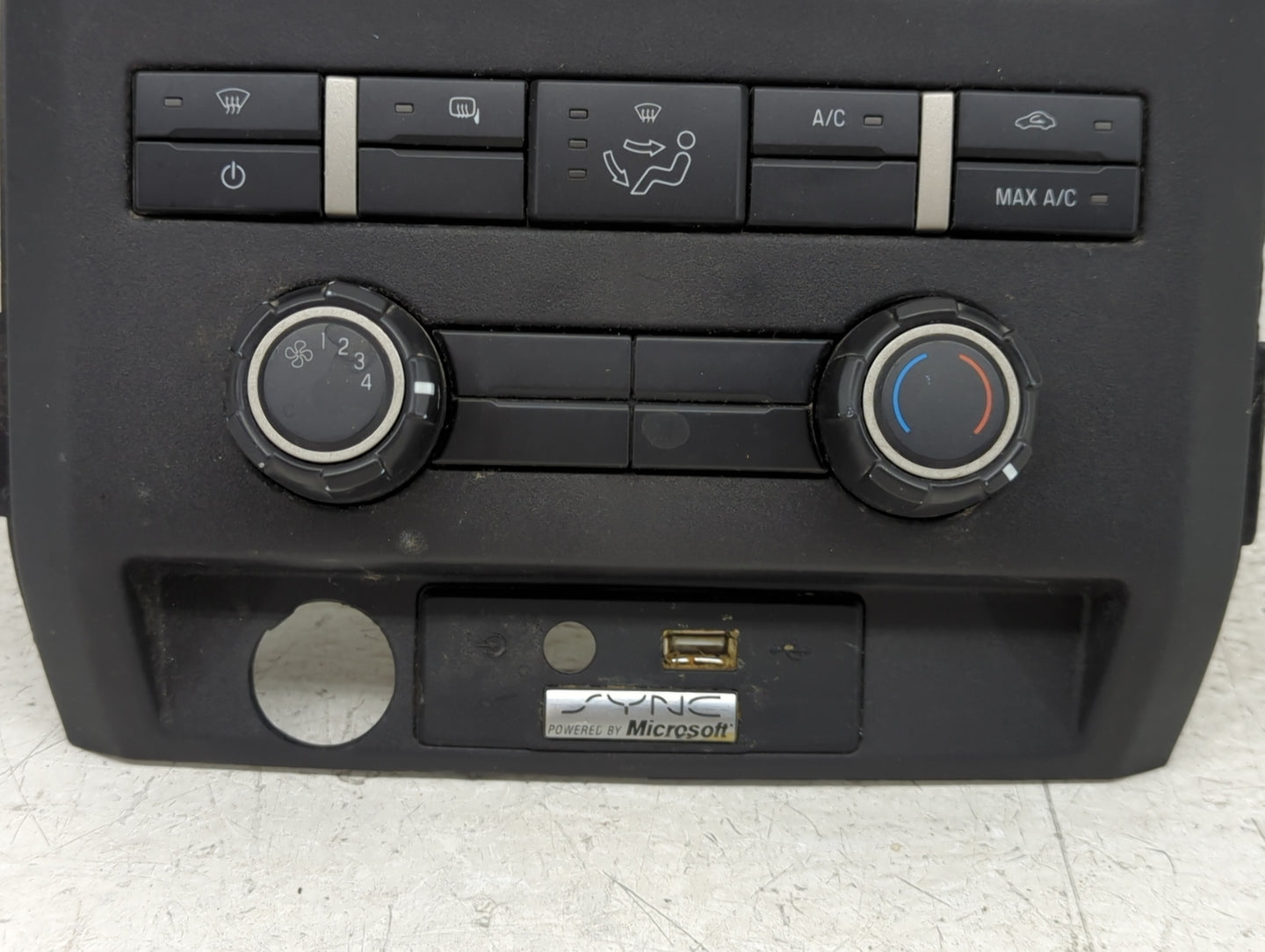 Ford F-150 Information Radio Display Screen Bezel Vents 1382161 - Oemusedautoparts1.com