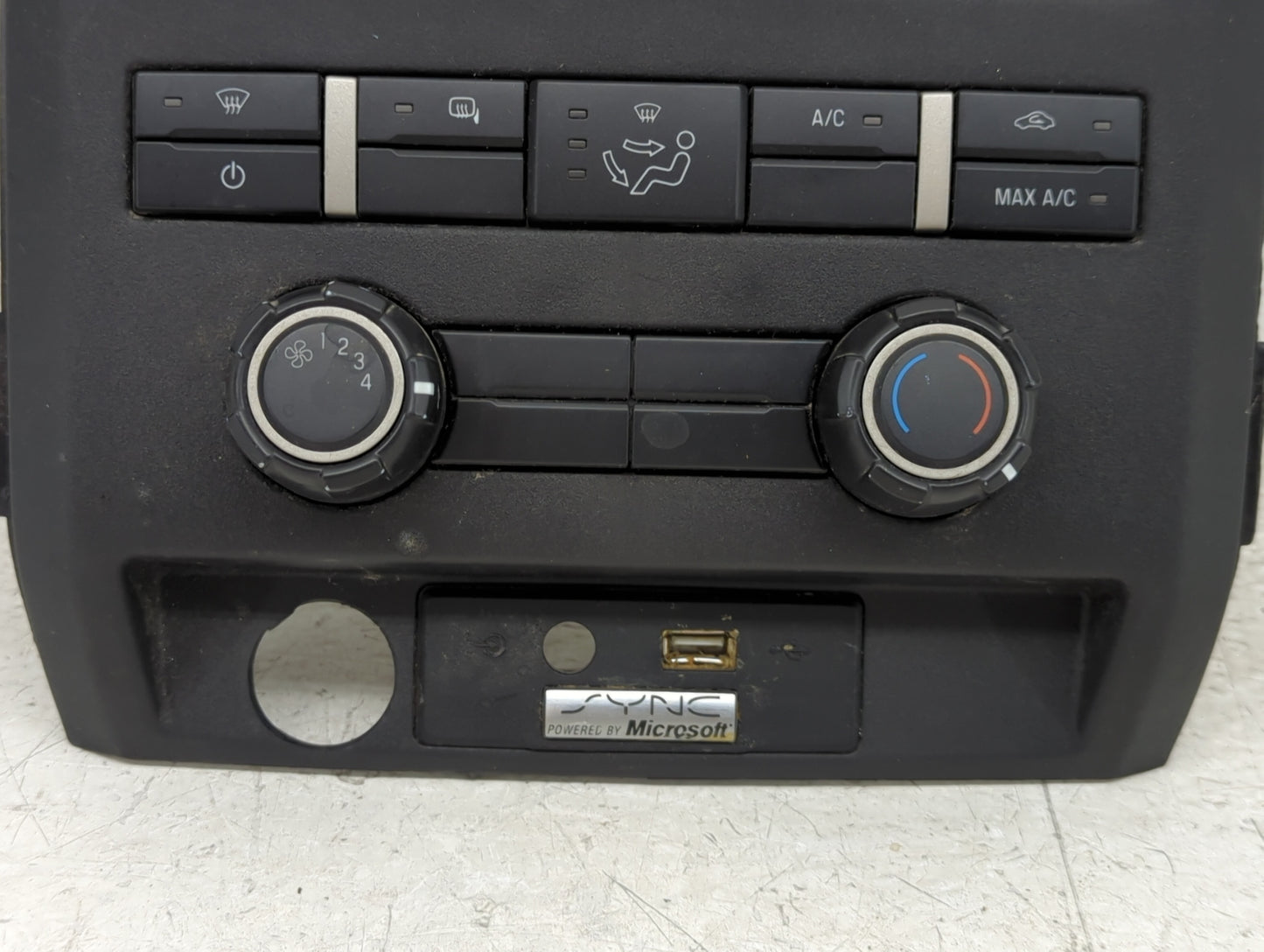 Ford F-150 Information Radio Display Screen Bezel Vents 1382161 - Oemusedautoparts1.com