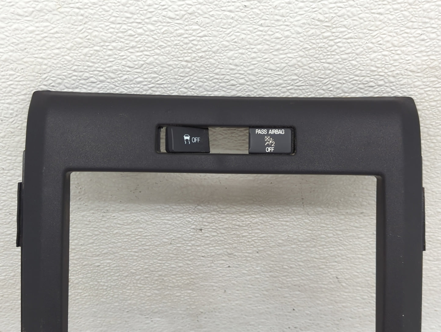 Ford F-150 Information Radio Display Screen Bezel Vents 1382161 - Oemusedautoparts1.com