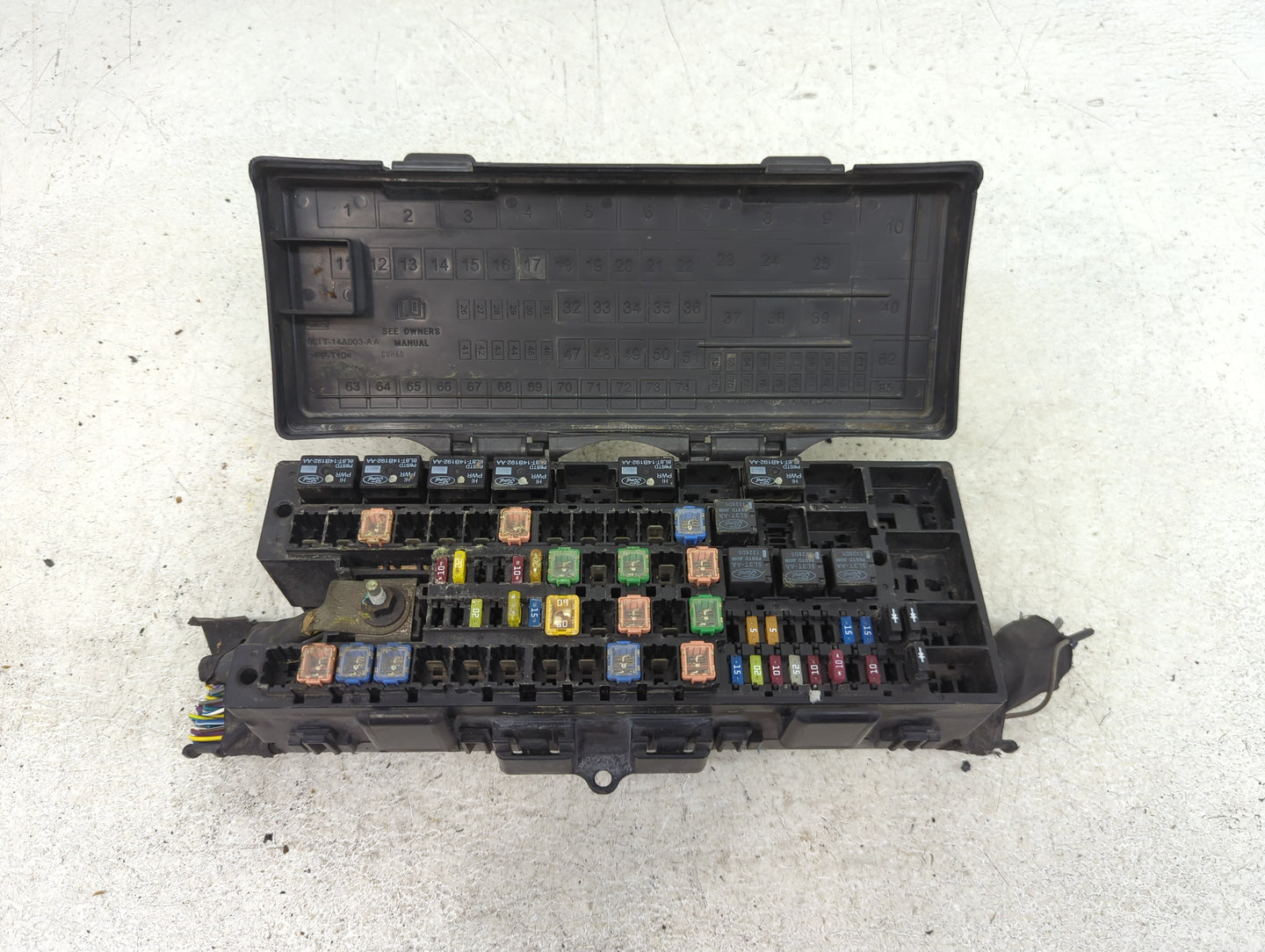 2009-2010 Ford F-150 Fusebox Fuse Box Panel Relay Module P/N:9L1T-14A003-AA Fits Fits 2009 2010 OEM Used Auto Parts - Oemuse