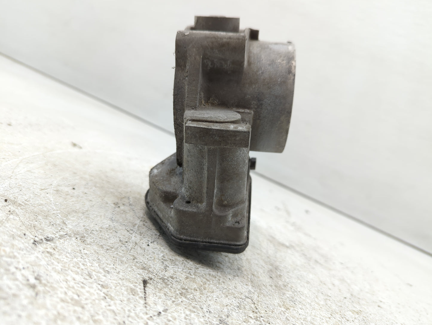 2007-2010 Ford F-150 Throttle Body P/N:7T4E-9F991-FA Fits Fits 2007 2008 2009 2010 2011 2012 2013 2014 OEM Used Auto Parts -