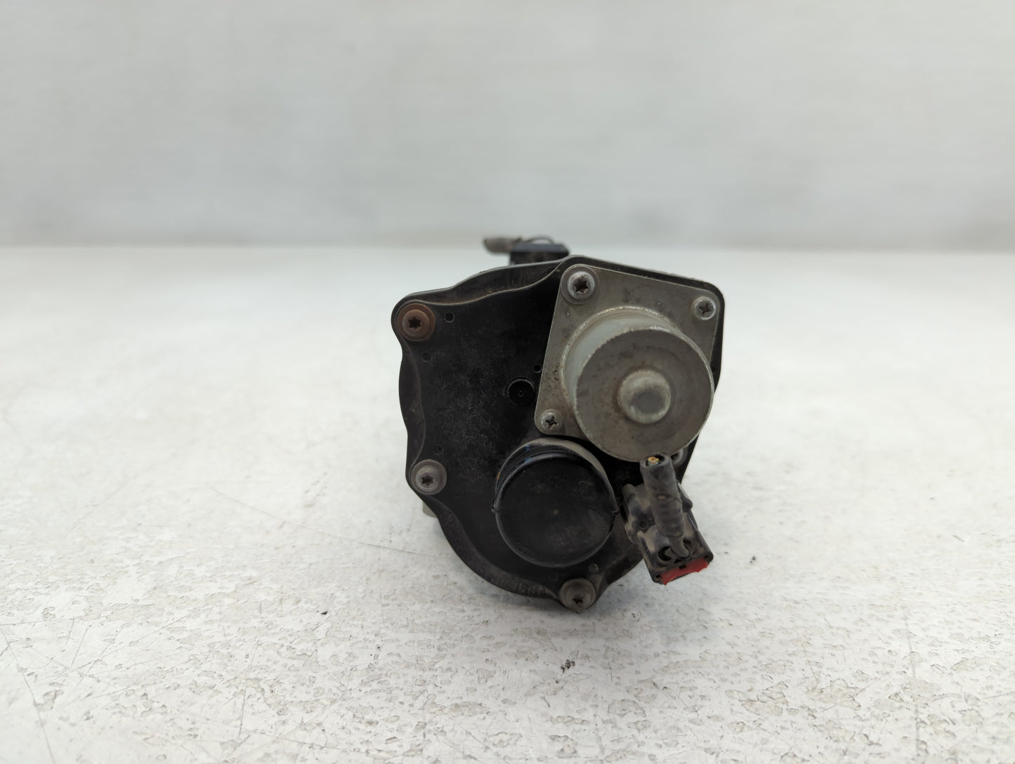 2004-2010 Ford F-150 Throttle Body P/N:09040 C108Q 8L3E-9F991-BA Fits Fits 2004 2005 2006 2007 2008 2009 2010 OEM Used Auto 