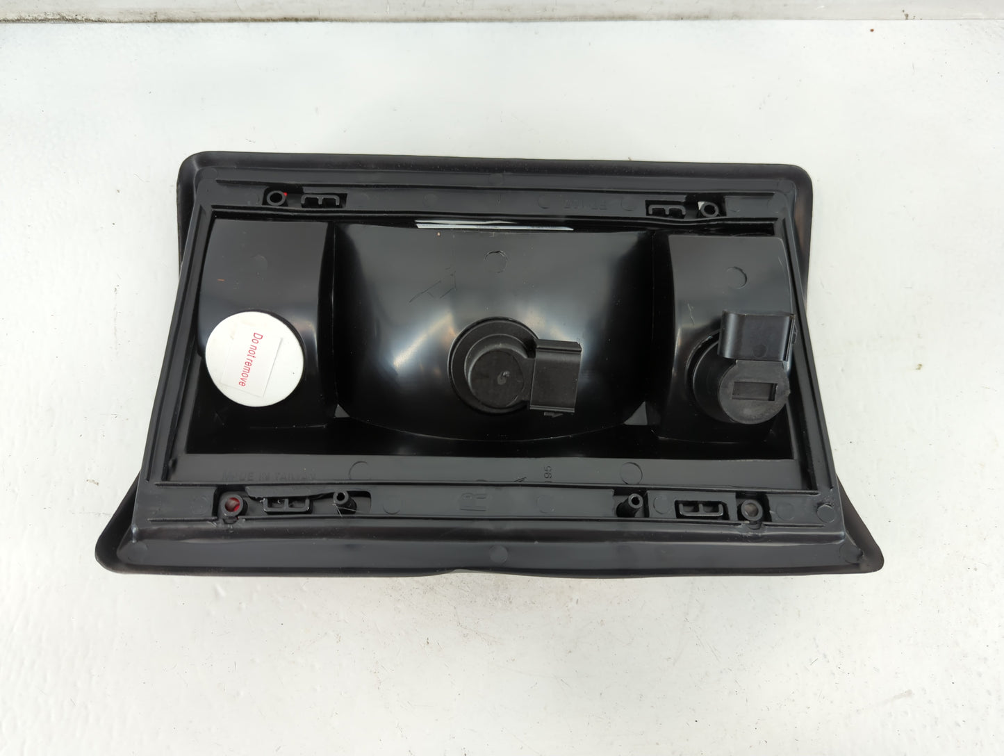 2009 Ford F-150 Tail Light Assembly Passenger Right OEM P/N:30552987 FR195-B200R Fits OEM Used Auto Parts - Oemusedautoparts