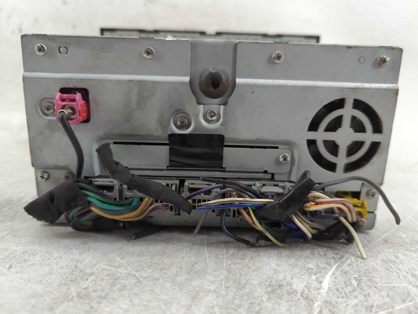 2009-2010 Ford F-250 Super Duty Radio AM FM Cd Player Receiver Replacement Fits Fits 2009 2010 OEM Used Auto Parts - Oemused