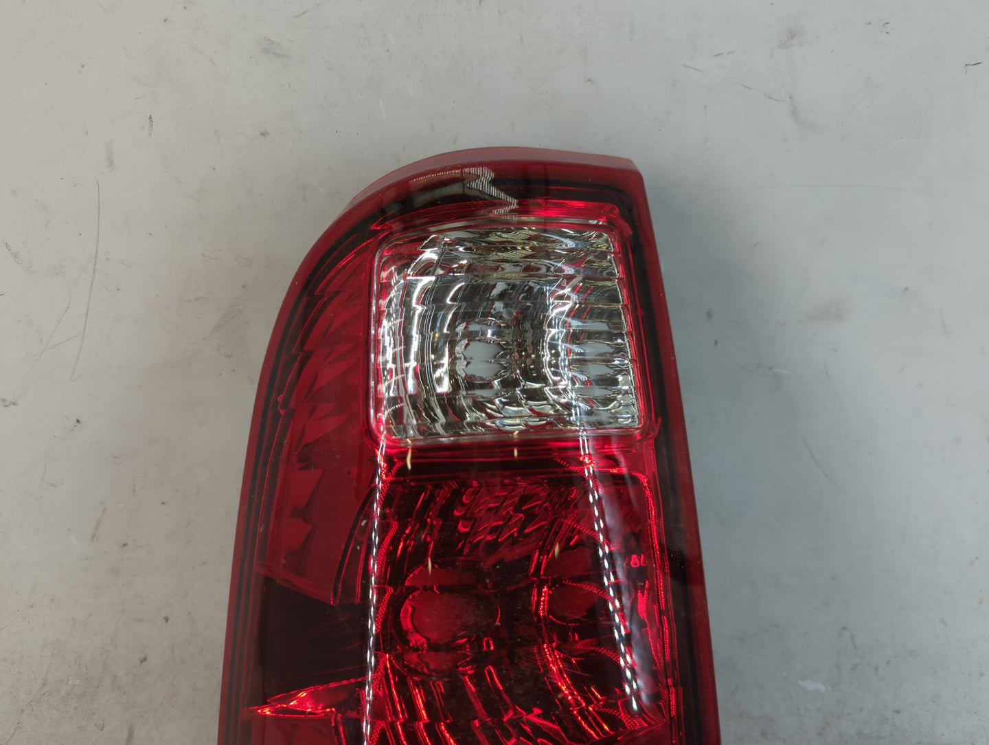 2008-2016 Ford F-250 Super Duty Tail Light Assembly Driver Left OEM P/N:FR501-U000L-US56 Fits OEM Used Auto Parts - Oemuseda