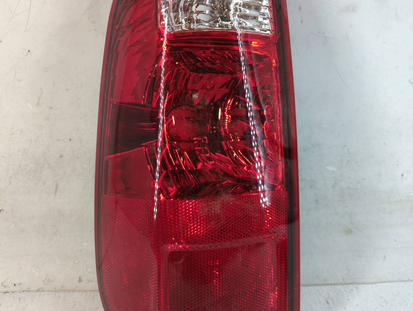 2008-2016 Ford F-250 Super Duty Tail Light Assembly Driver Left OEM P/N:FR501-U000L-US56 Fits OEM Used Auto Parts - Oemuseda