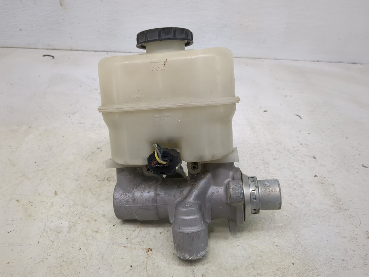 Ford F150 Brake Master Cylinder 1513122 - Oemusedautoparts1.com