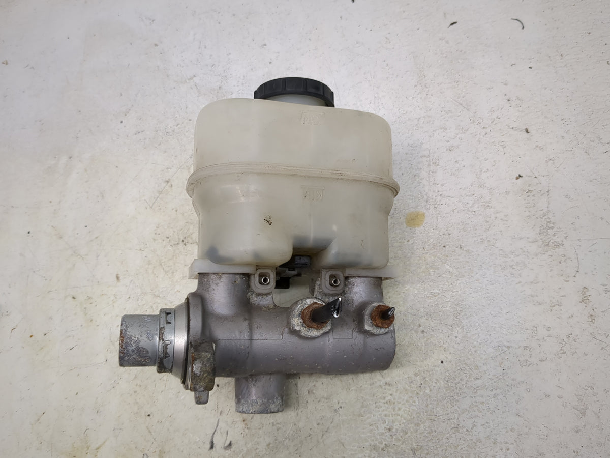 Ford F150 Brake Master Cylinder 1513122 - Oemusedautoparts1.com