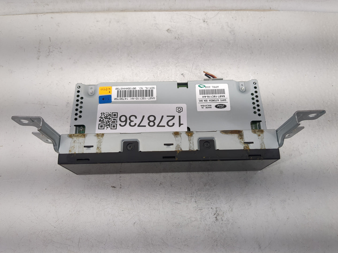 2009-2010 Ford Flex Radio AM FM Cd Player Receiver Replacement P/N:8A8T-19C116-AH Fits Fits 2009 2010 OEM Used Auto Parts - 