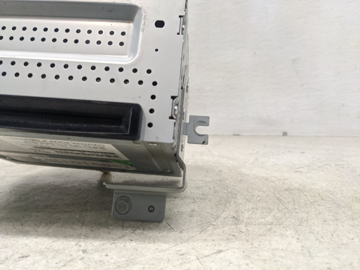 2009 Ford Flex Radio AM FM Cd Player Receiver Replacement Fits OEM Used Auto Parts - Oemusedautoparts1.com