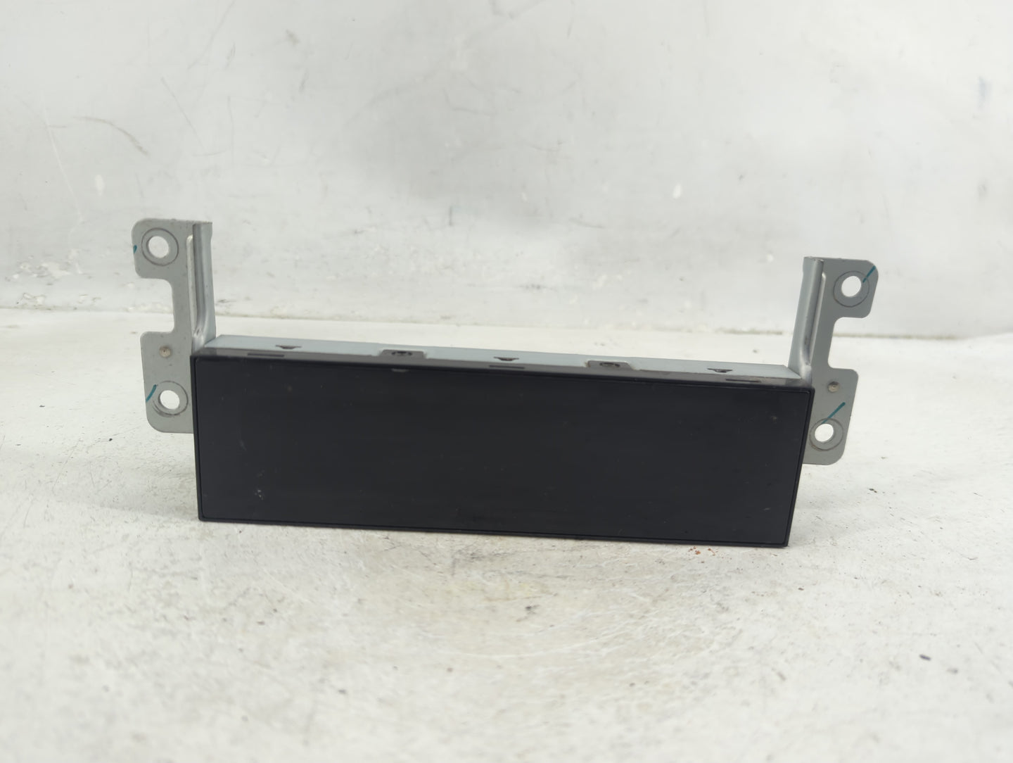 2009-2010 Ford Flex Radio AM FM Cd Player Receiver Replacement P/N:8A8T-19C116-AH Fits Fits 2009 2010 OEM Used Auto Parts - 