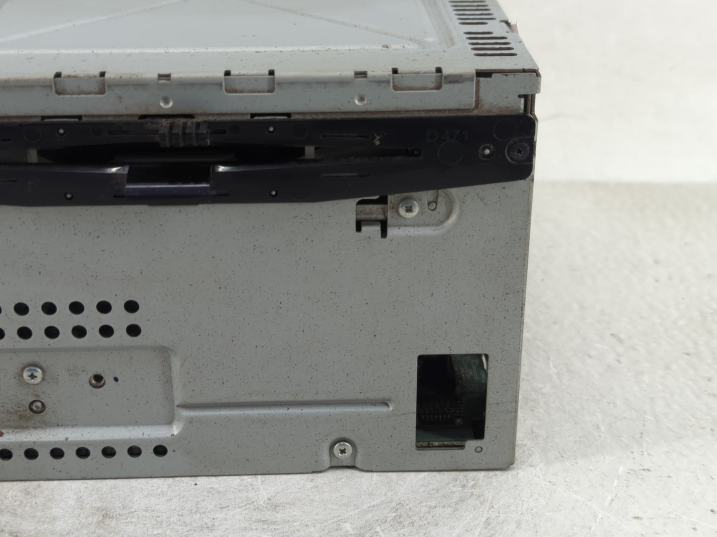 2009 Ford Flex Radio AM FM Cd Player Receiver Replacement P/N:8A8T-19C107-AH Fits OEM Used Auto Parts - Oemusedautoparts1.co