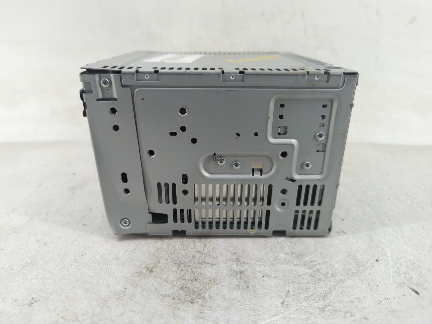 2009 Ford Flex Radio AM FM Cd Player Receiver Replacement P/N:8A8T-19C159-AK Fits OEM Used Auto Parts - Oemusedautoparts1.co