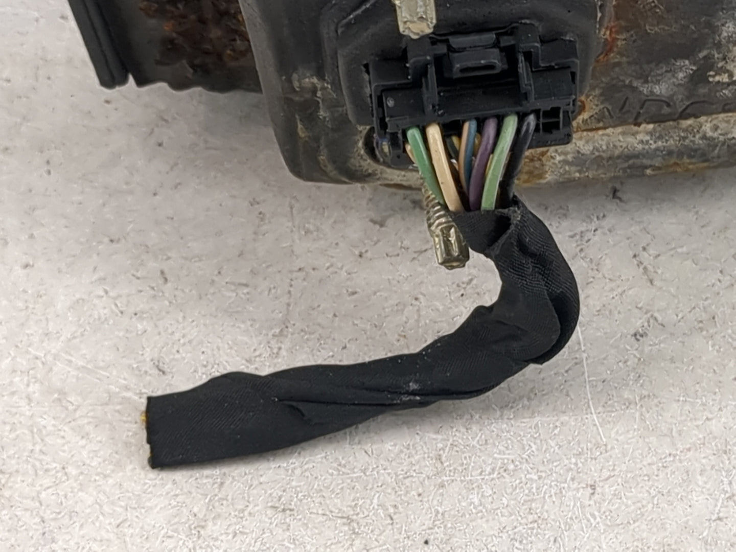 2009-2012 Ford Flex Driver Side View Mirror - Left Door Mirror OEM Used - Oemusedautoparts1.com