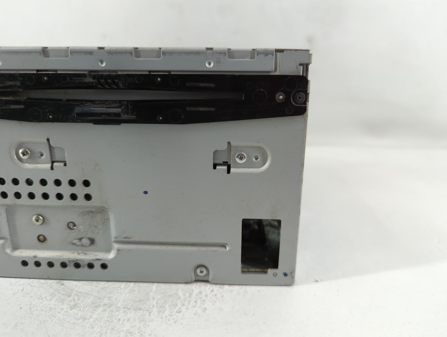 2009 Ford Flex Radio AM FM Cd Player Receiver Replacement P/N:8A8T-19C107-AH Fits OEM Used Auto Parts - Oemusedautoparts1.co