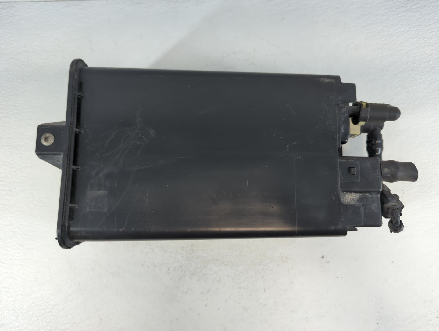 2009 Ford Flex Fuel Vapor Charcoal Canister 915843 - Oemusedautoparts1.com