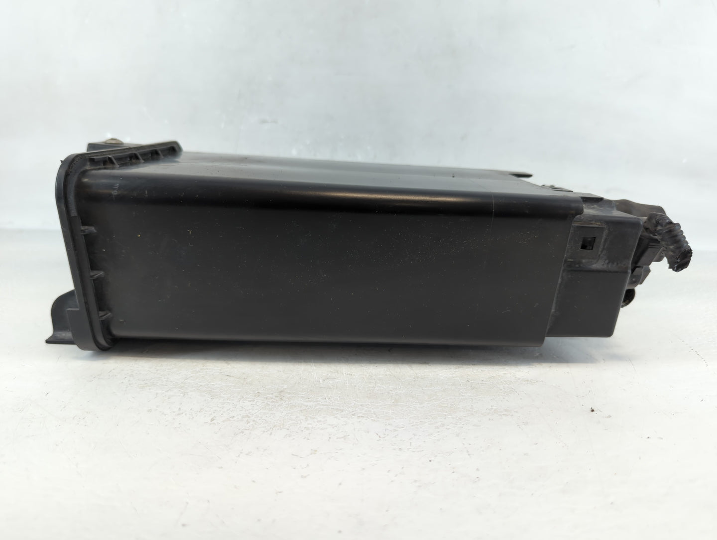 2009 Ford Flex Fuel Vapor Charcoal Canister 915843 - Oemusedautoparts1.com