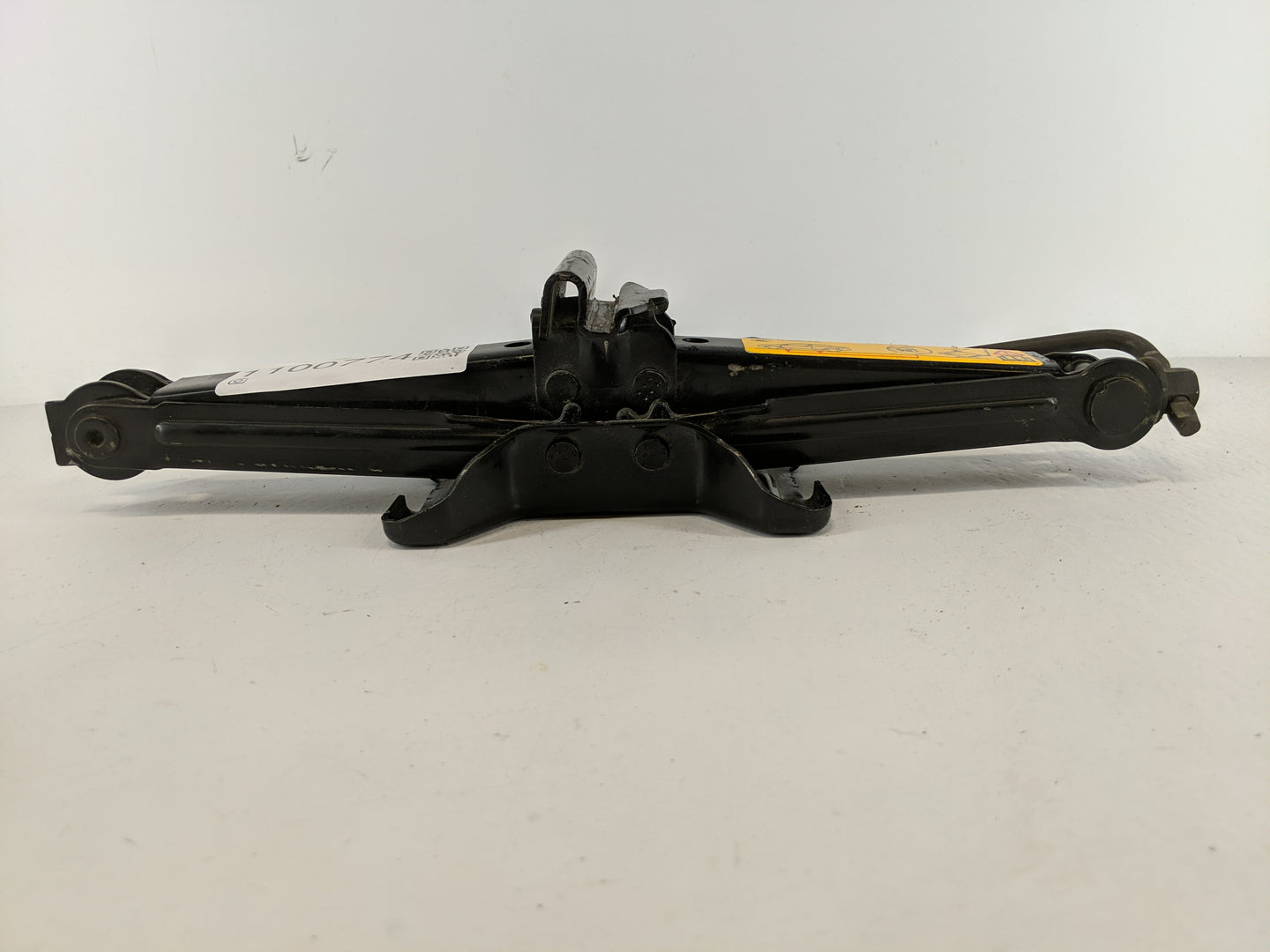 2009 Ford Focus Spare Scissor Car Jack - Oemusedautoparts1.com