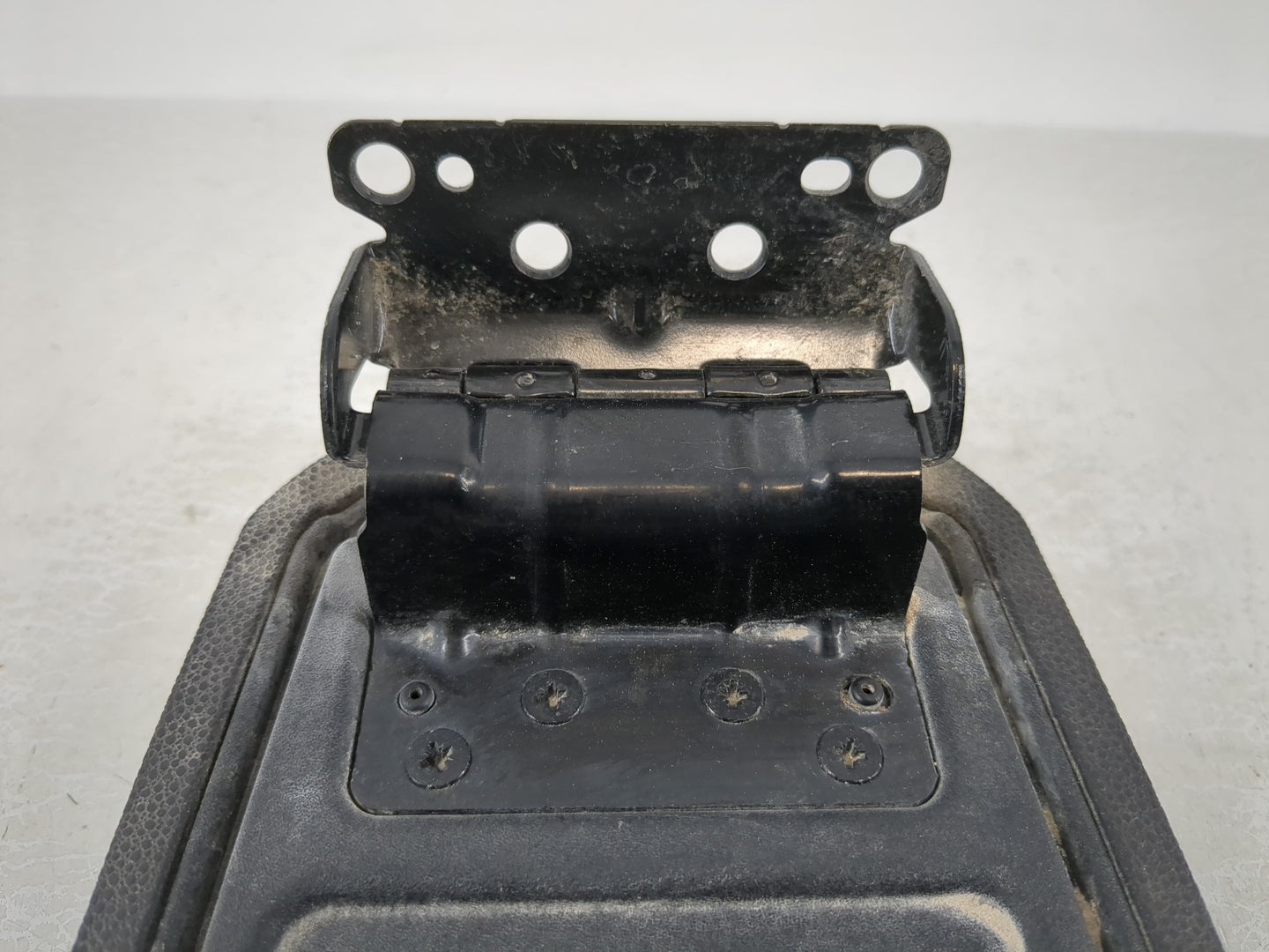 2008-2011 Ford Focus Center Console Armrest Cover Lid Fits Fits 2008 2009 2010 2011 OEM Used Auto Parts - Oemusedautoparts1.