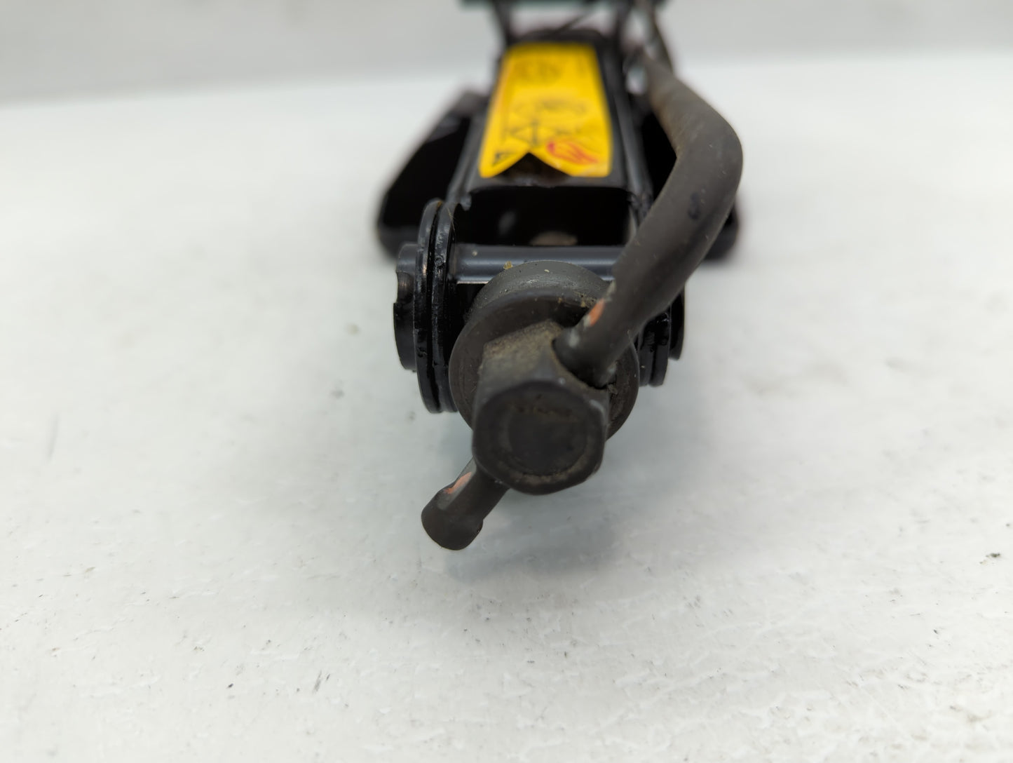 2009 Ford Focus Spare Scissor Car Jack - Oemusedautoparts1.com