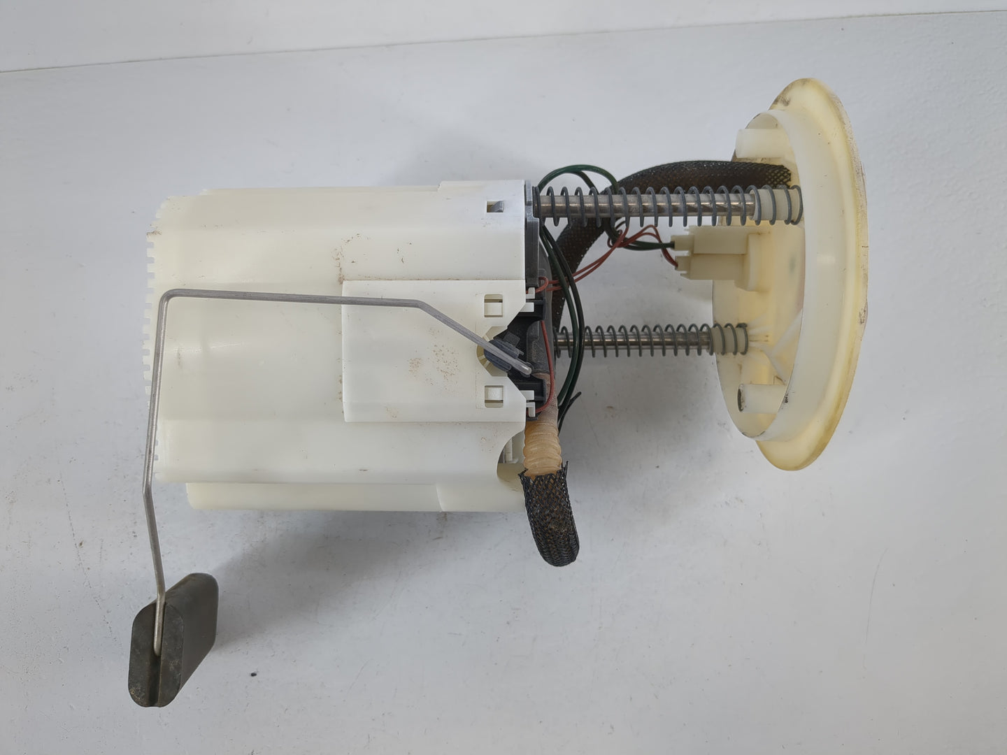 2009-2011 Ford Focus Electrical Gas Fuel Pump Assembly - Oemusedautoparts1.com