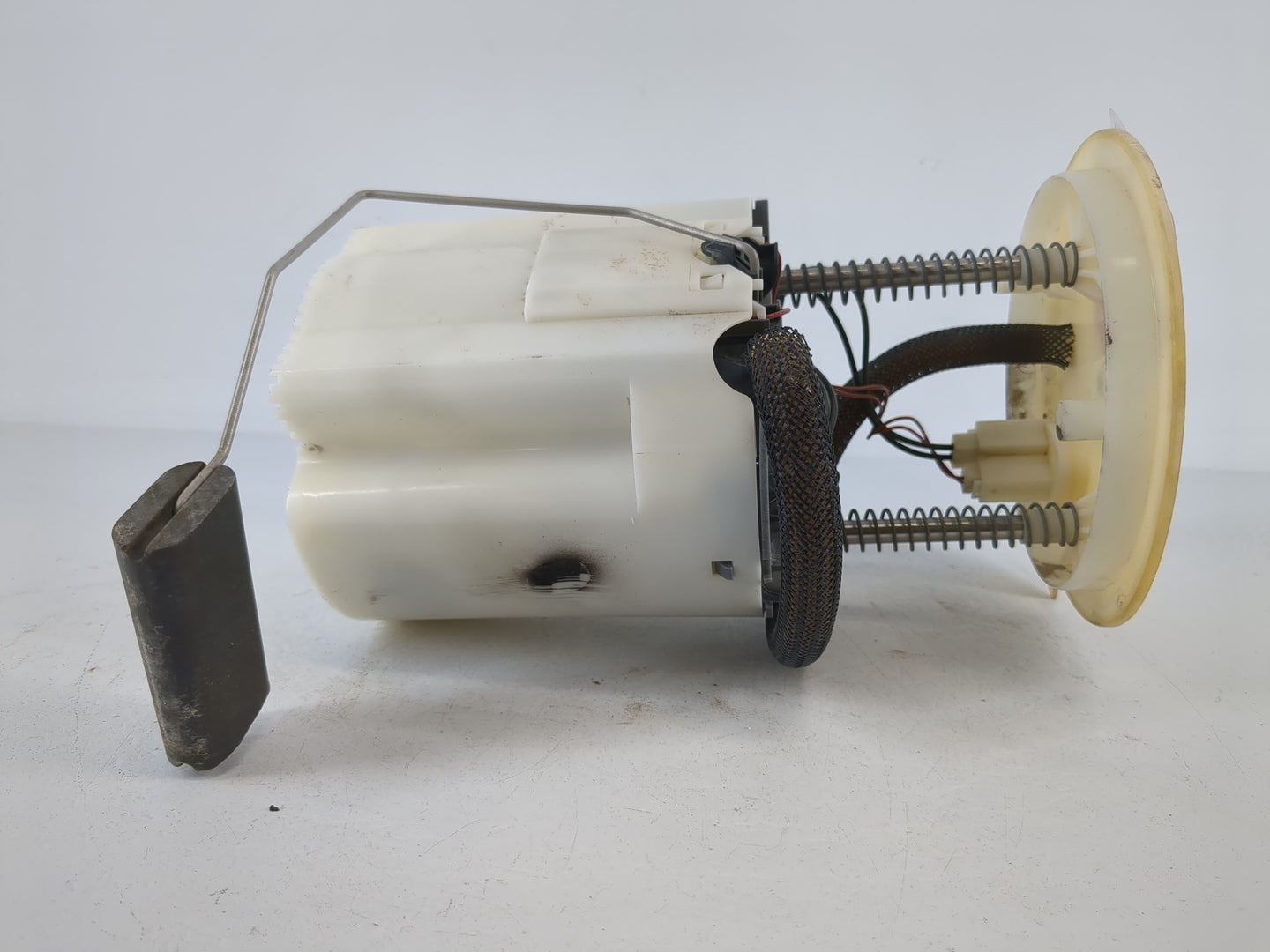 2009-2011 Ford Focus Electrical Gas Fuel Pump Assembly - Oemusedautoparts1.com