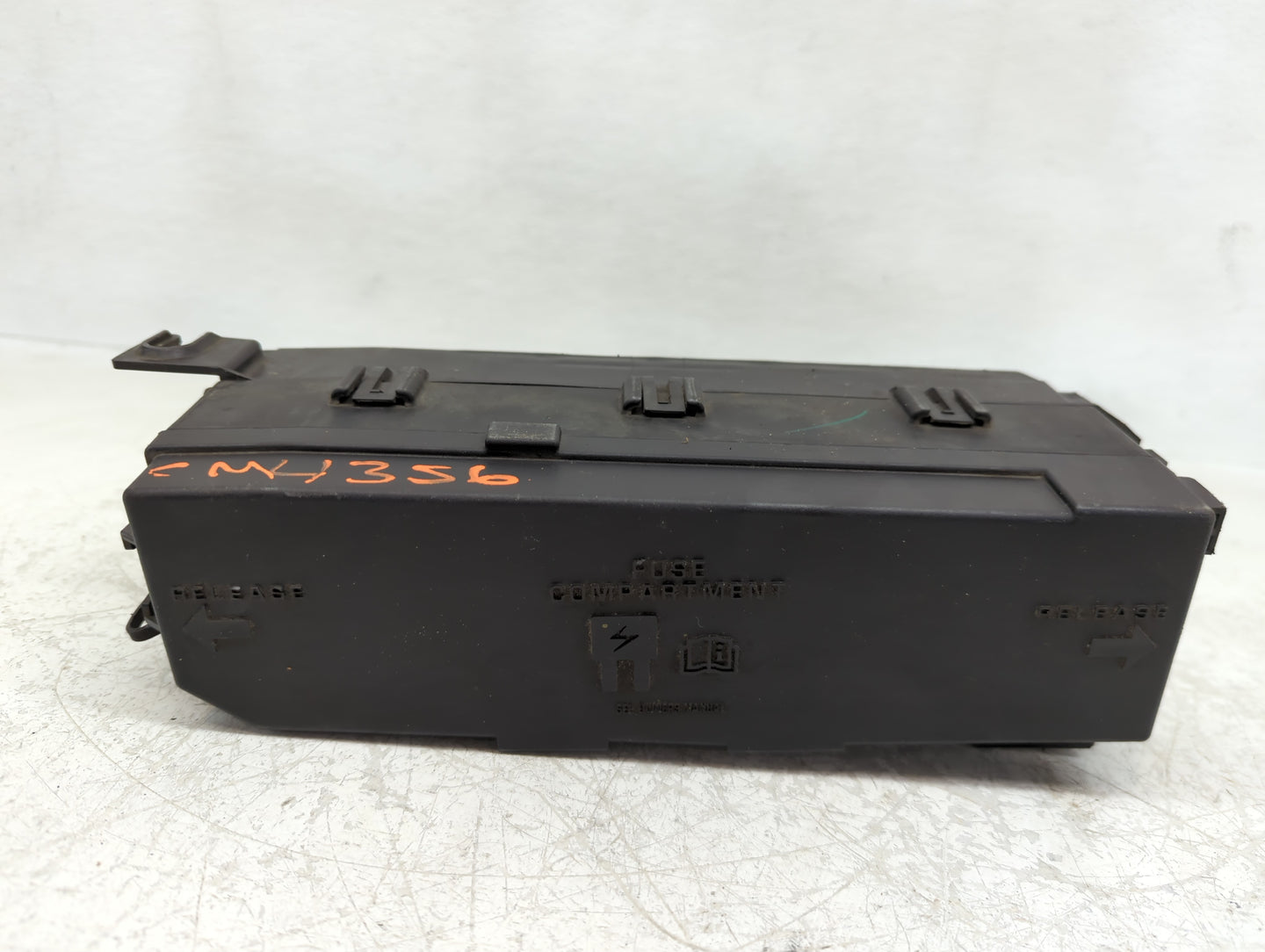 2008-2011 Ford Focus Fusebox Fuse Box Panel Relay Module P/N:8S4T-14A003-BB Fits Fits 2008 2009 2010 2011 OEM Used Auto Part