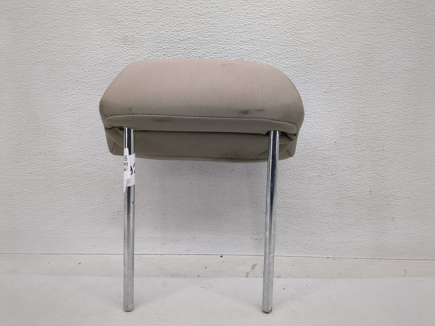 2008-2009 Ford Focus Headrest Head Rest Rear Seat Fits Fits 2008 2009 OEM Used Auto Parts - Oemusedautoparts1.com
