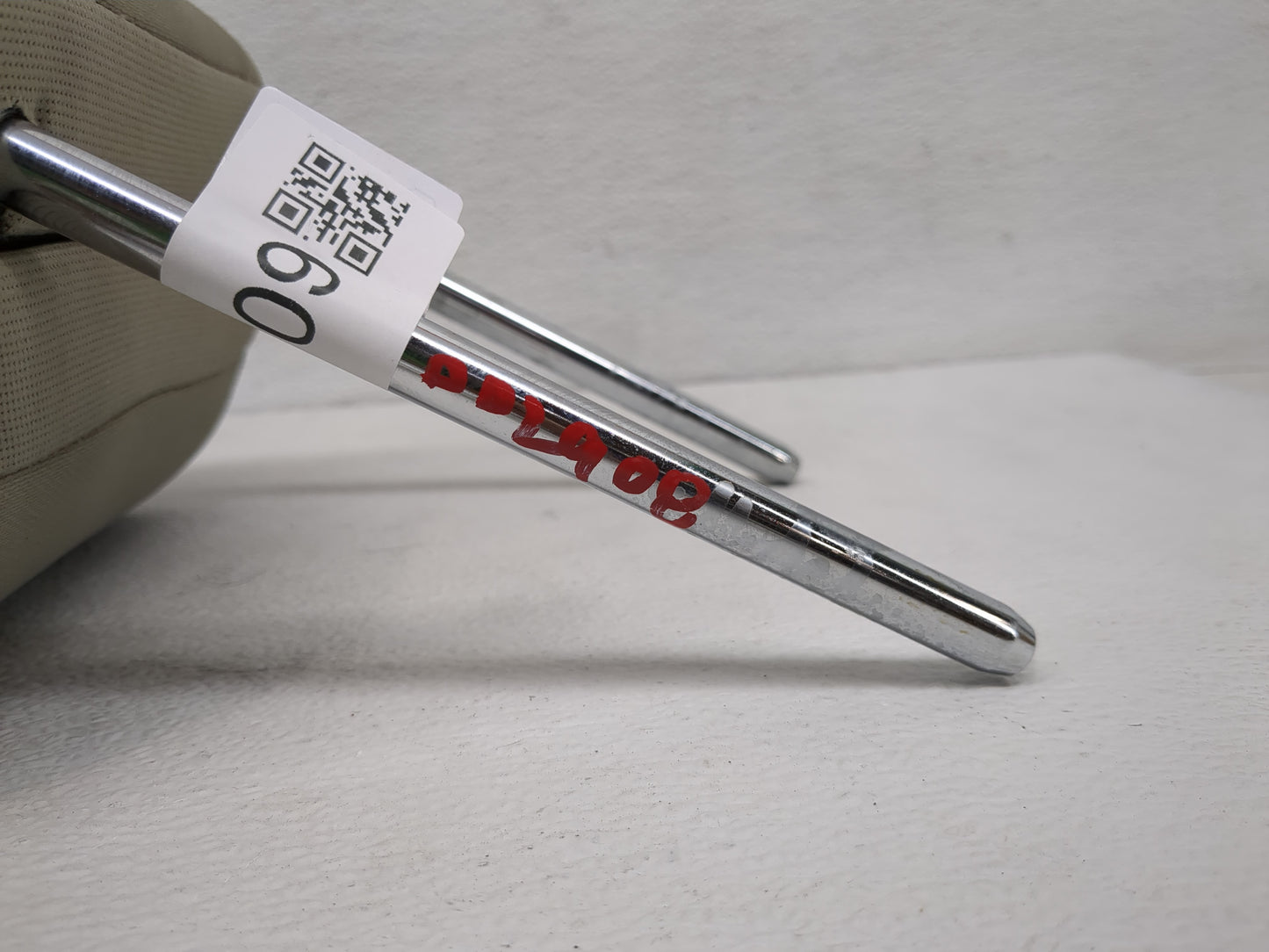 2008-2009 Ford Focus Headrest Head Rest Front Driver Passenger Seat Fits Fits 2008 2009 OEM Used Auto Parts - Oemusedautopar