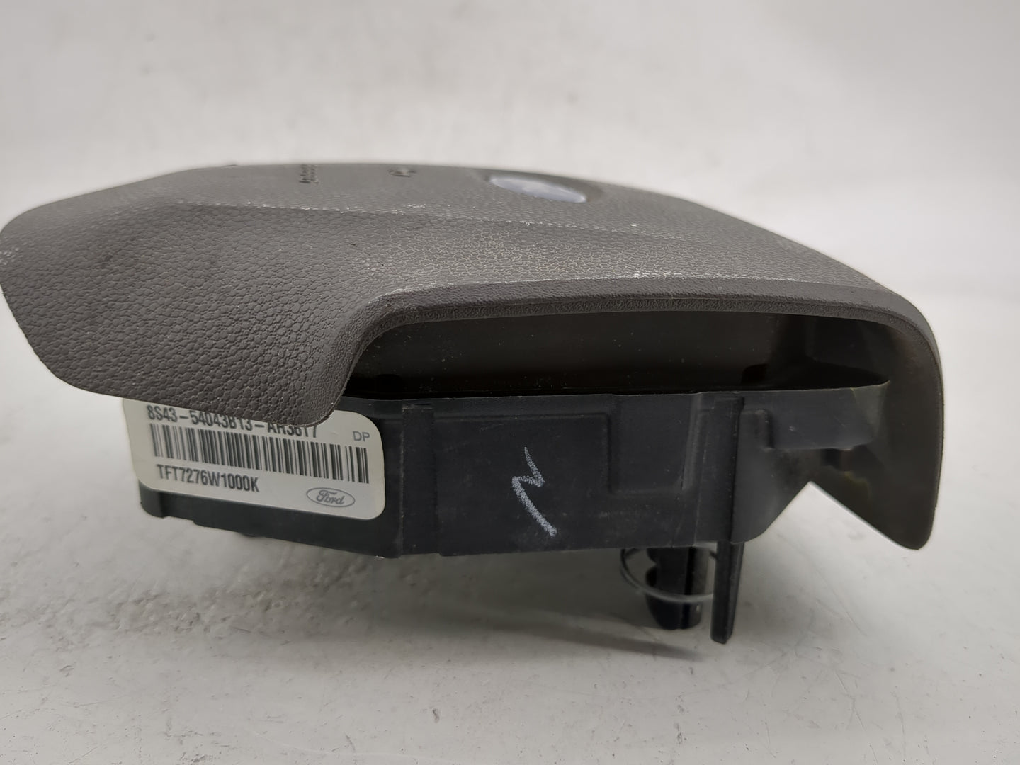 2008-2011 Ford Focus Air Bag Driver Left Steering Wheel Mounted P/N:8S4Z54043B13AB Fits Fits 2008 2009 2010 2011 OEM Used Au