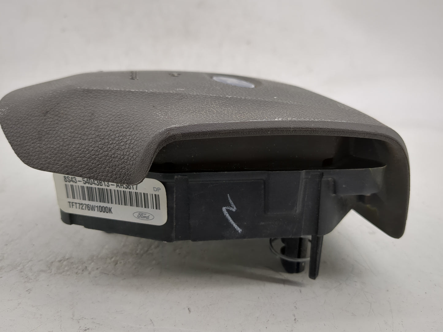 2008-2011 Ford Focus Air Bag Driver Left Steering Wheel Mounted P/N:8S4Z54043B13AB Fits Fits 2008 2009 2010 2011 OEM Used Au