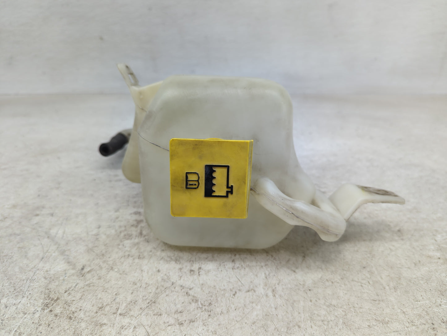 2008-2011 Ford Focus Windshield Washer Fluid Reservoir Bottle Oem - Oemusedautoparts1.com
