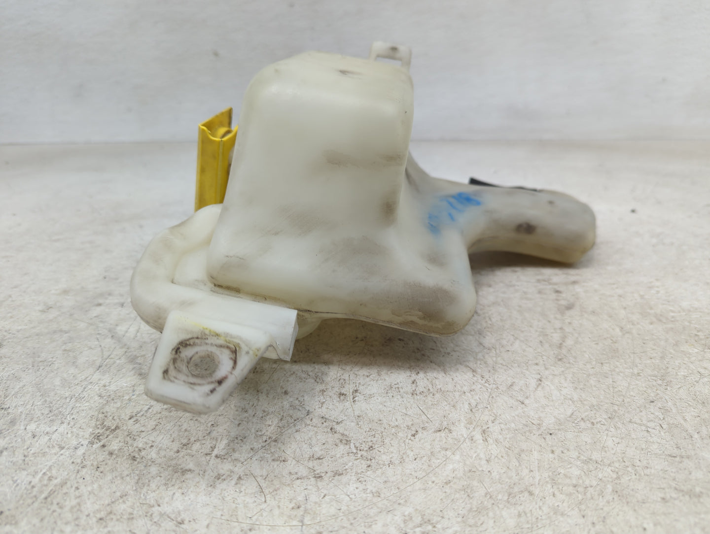 2008-2011 Ford Focus Windshield Washer Fluid Reservoir Bottle Oem - Oemusedautoparts1.com