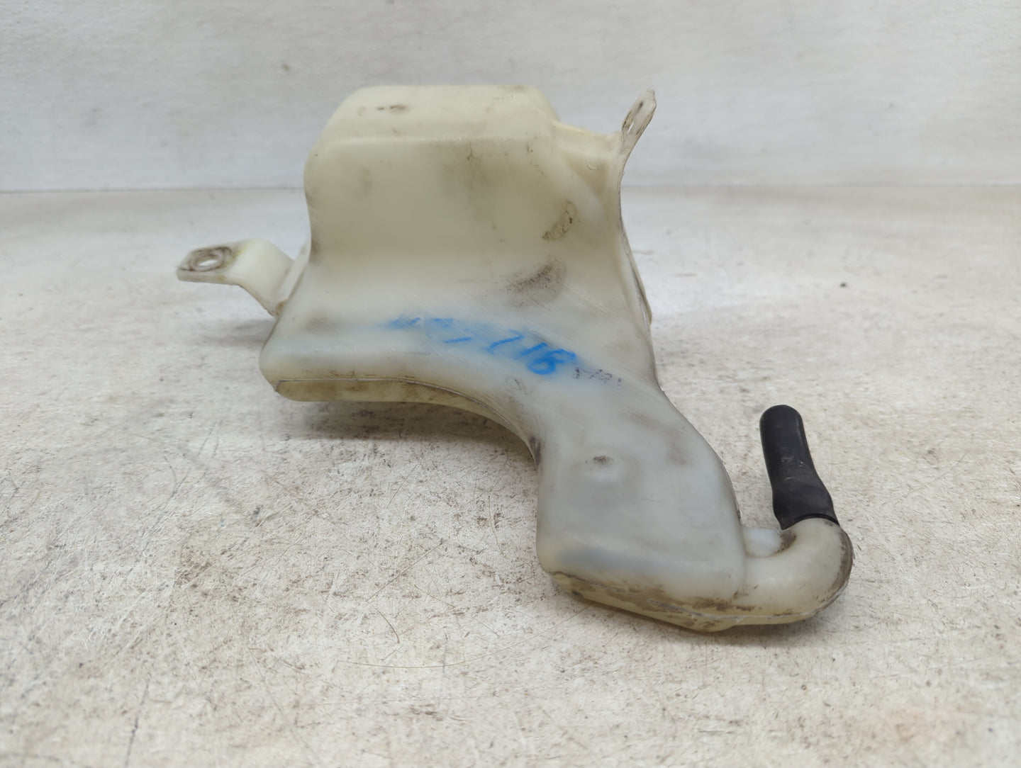 2008-2011 Ford Focus Windshield Washer Fluid Reservoir Bottle Oem - Oemusedautoparts1.com