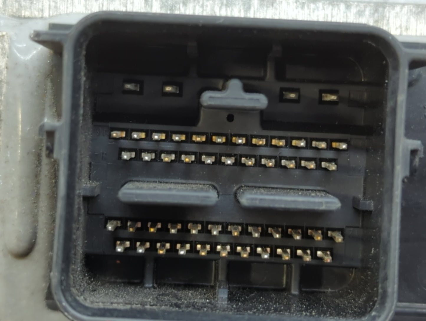 2008-2011 Ford Focus PCM Engine Control Computer ECU ECM PCU OEM P/N:8S4A-12A650-ARD 8S4A-12A650-AJA Fits Fits 2008 2009 201