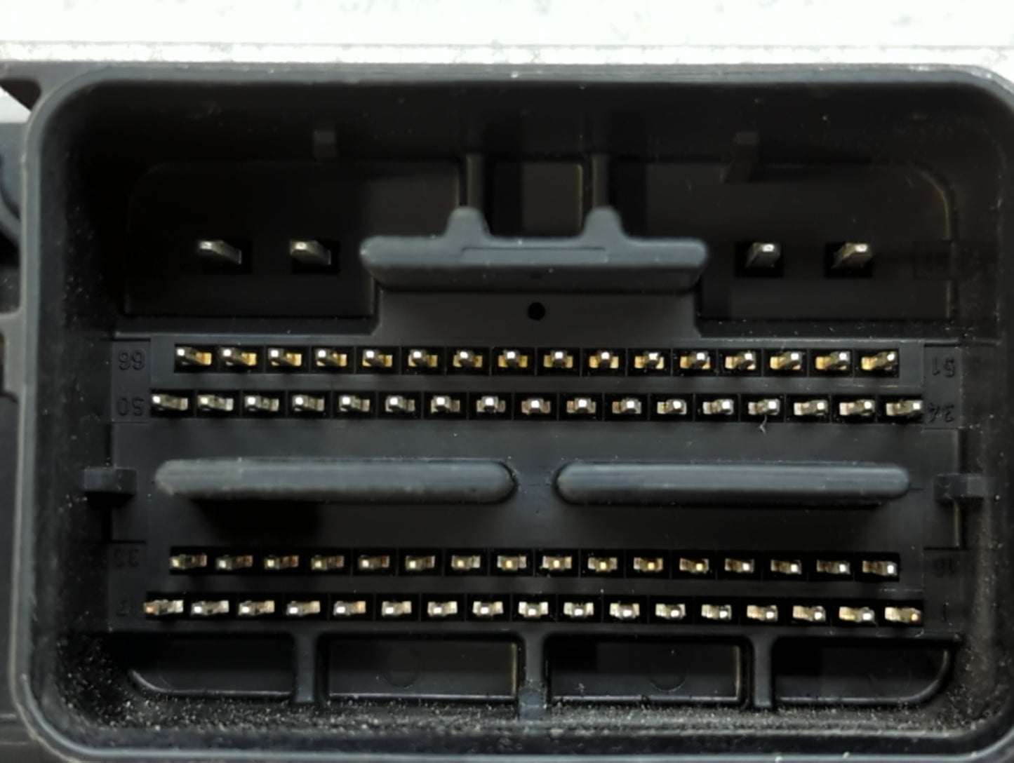 2008-2011 Ford Focus PCM Engine Control Computer ECU ECM PCU OEM P/N:8S4A-12A650-ARD 8S4A-12A650-AJA Fits Fits 2008 2009 201