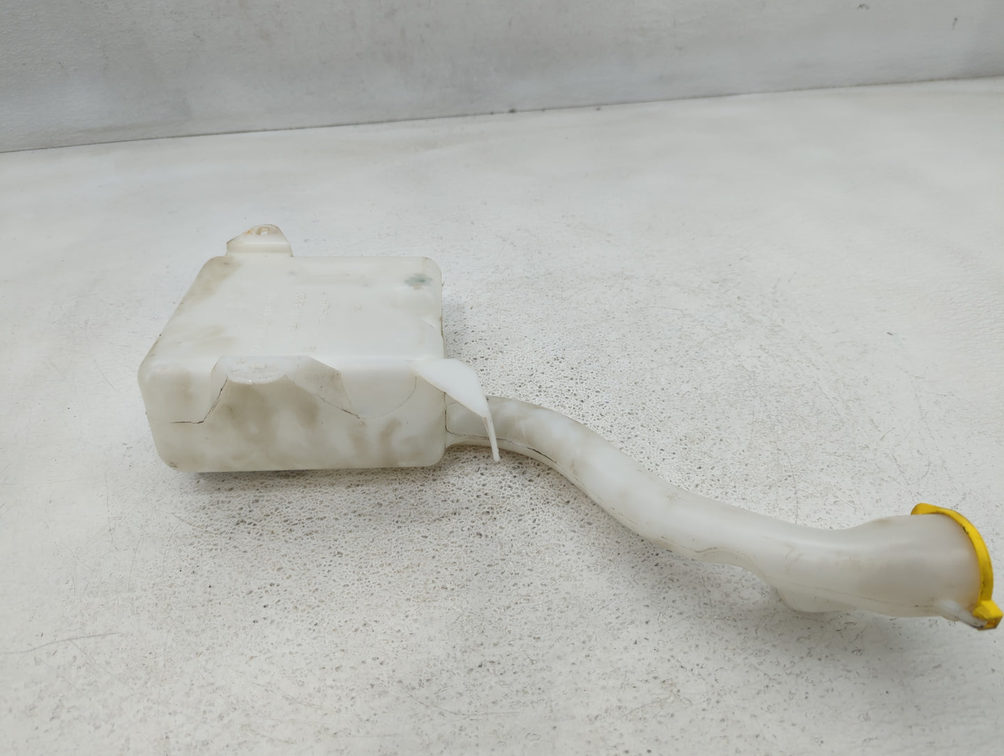 2008-2011 Ford Focus Windshield Washer Fluid Reservoir Bottle 704608 - Oemusedautoparts1.com