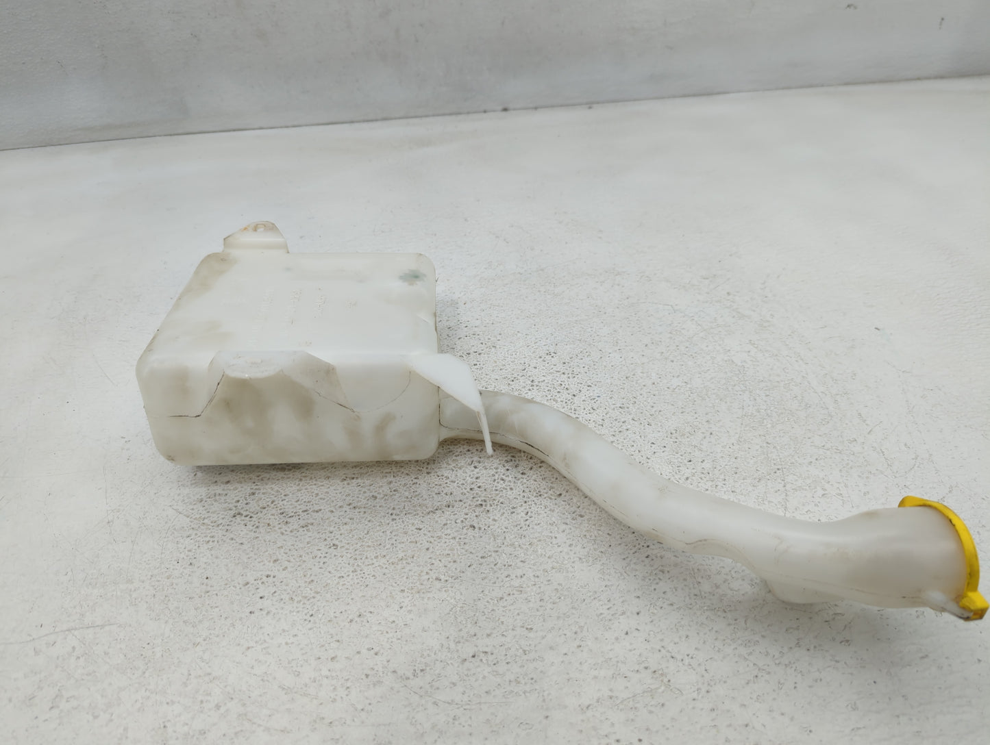 2008-2011 Ford Focus Windshield Washer Fluid Reservoir Bottle 704608 - Oemusedautoparts1.com