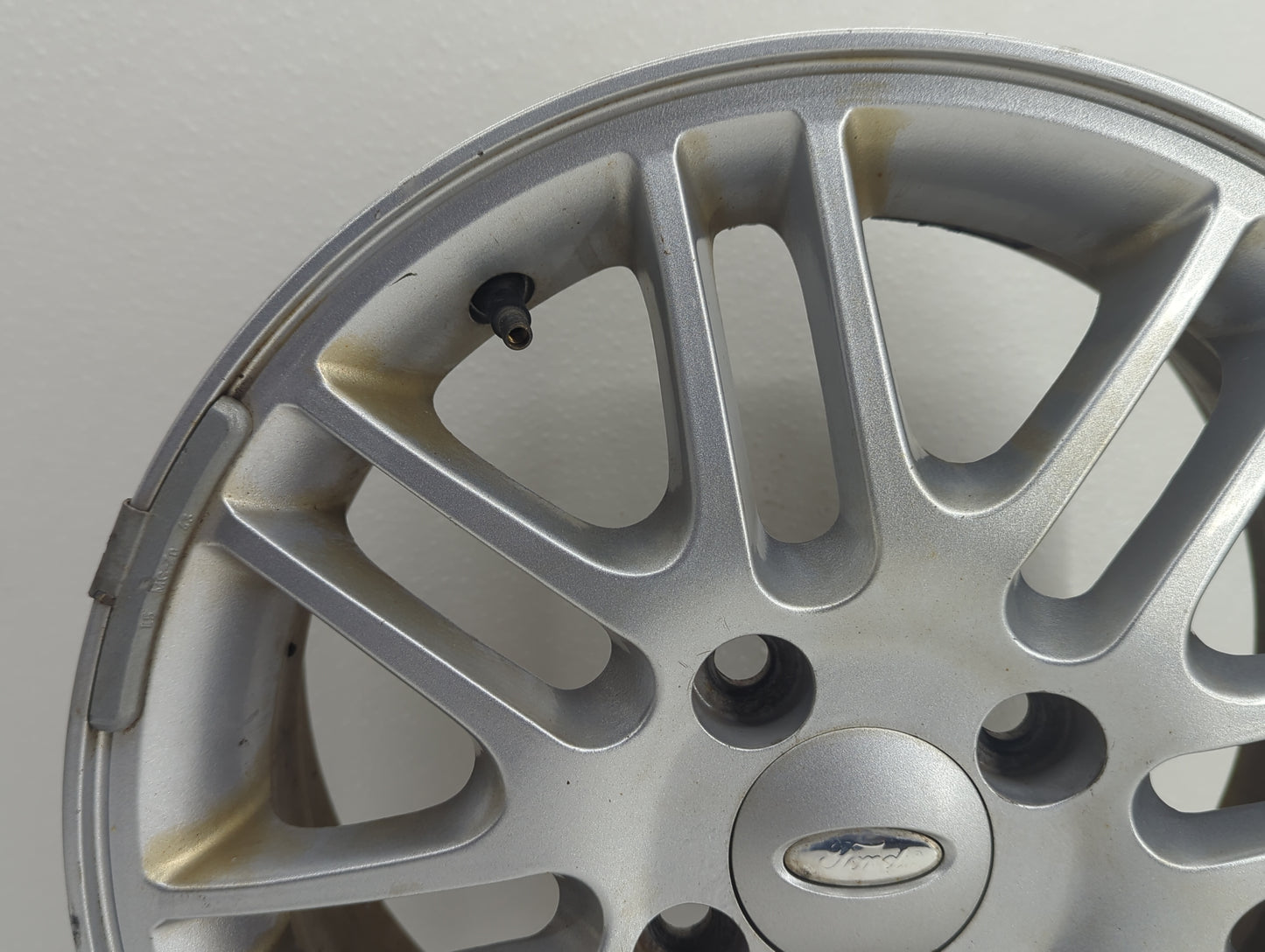 2000-2009 Ford Focus Oem Wheel Rim - Oemusedautoparts1.com