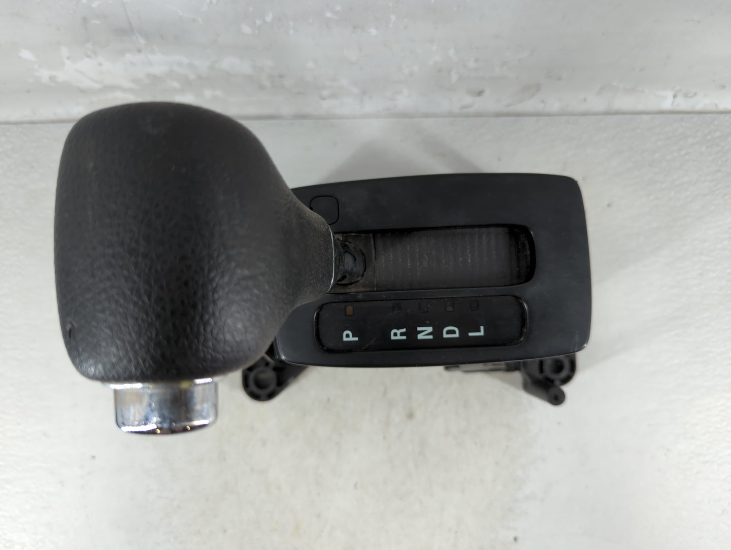 2009 Ford Fusion Floor Console Assembly Shifter - Oemusedautoparts1.com