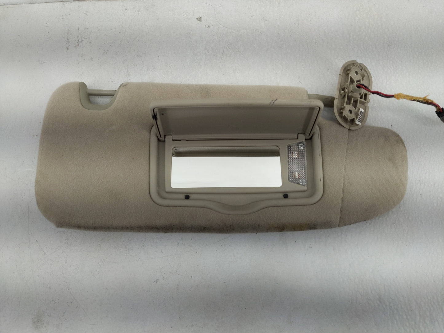2006-2009 Ford Fusion Sun Visor Shade Replacement Passenger Right Mirror Fits Fits 2006 2007 2008 2009 OEM Used Auto Parts -