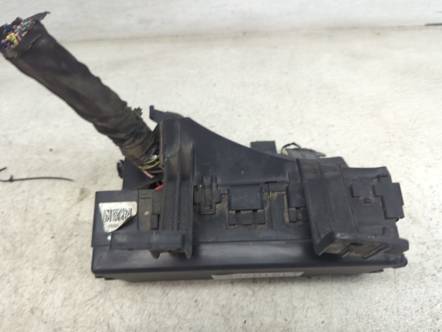 2006-2009 Ford Fusion Fusebox Fuse Box Panel Relay Module P/N:9E51-14290 5C3T-14B192-AA Fits Fits 2006 2007 2008 2009 OEM Us