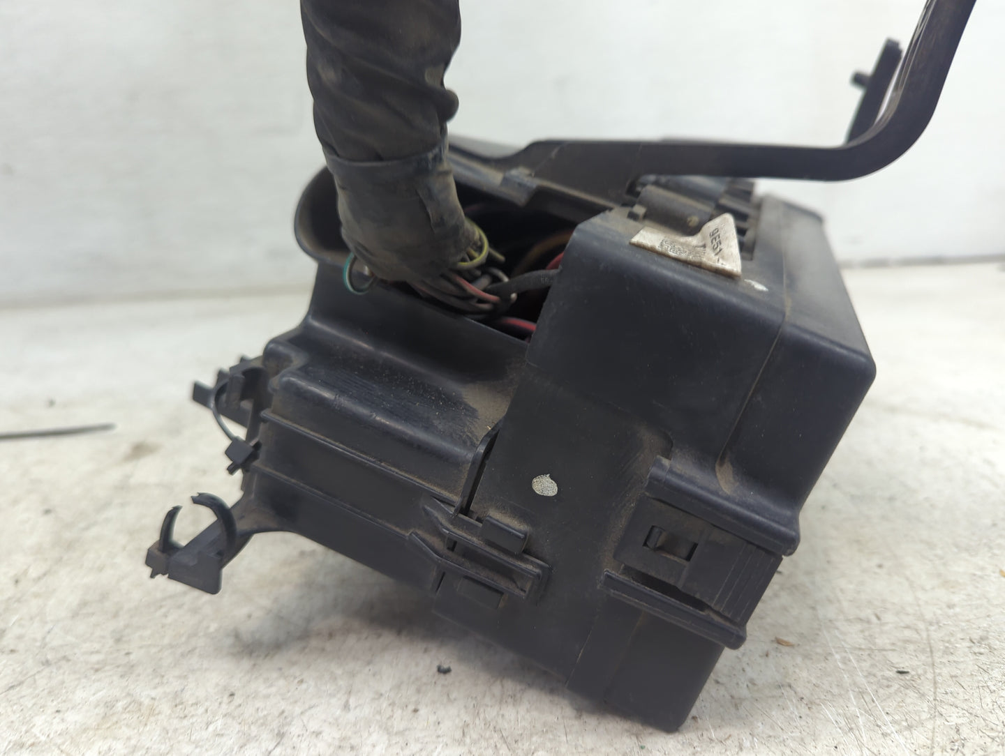2006-2009 Ford Fusion Fusebox Fuse Box Panel Relay Module P/N:9E51-14290 5C3T-14B192-AA Fits Fits 2006 2007 2008 2009 OEM Us